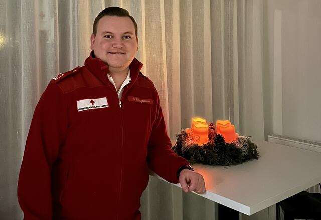 Für Simon Kollingbaum ist der Dienst am Heiligen Abend zu einer liebgewonnenen Tradition geworden. | Foto: OÖRK, Bezirksstelle Perg