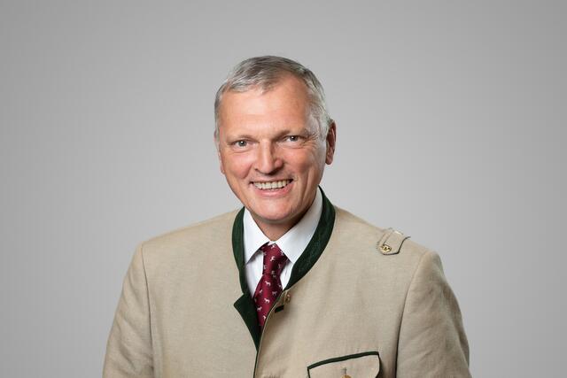 2018 war Josef Schöchl Präsident des Salzburger Landtages. Heute ist er Landtagsabgeordneter. Krawatte mit Pferd. | Foto: ÖVP-Flachgau