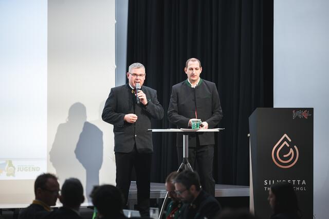 Bezirksobmann Florian Geiger mit Moderator Sebastian Kaufmann. | Foto: Gabriel Kollreider