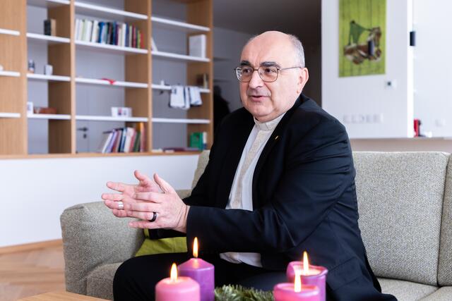 "Ich verweise nicht auf mich, ich zeige auf Christus hin", betont Wilhelm Krautwaschl. | Foto: Konstantinov