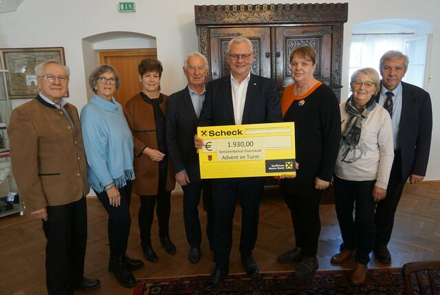 vlnr: DI Gerhard Spatzierer, Andrea Zänglein, Waltraud Bachmaier, Hans Skarits, Bgm. Thomas Steiner, Heidi Hahnekamp, Sylvia Bronkhorst, Dr. Richard Mikats
