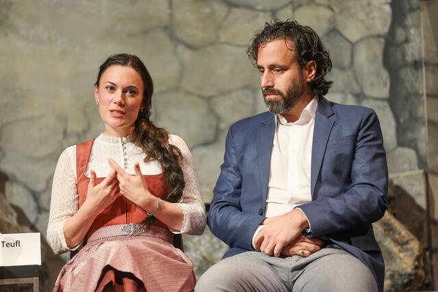 Hauptdarsteller Eva Maria Schinwald (Maria) und Bernhard Teufl (Josef) | Foto: Salzburger Adventsingen / Franz Neumayr