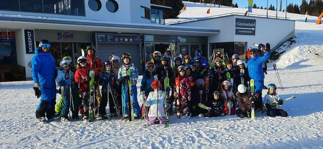 In der Volksschule Bruck soll jedes Kind Skifahren lernen. | Foto: VS Bruck