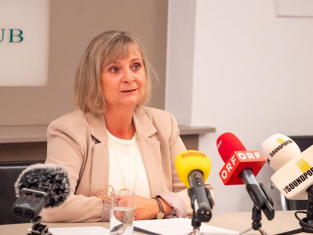 KPÖ-Frontfrau Claudia Klimt-Weithaler fragt sich, wo "konkrete Antworten auf drängende soziale Fragen geblieben sind." | Foto: KPÖ Steiermark