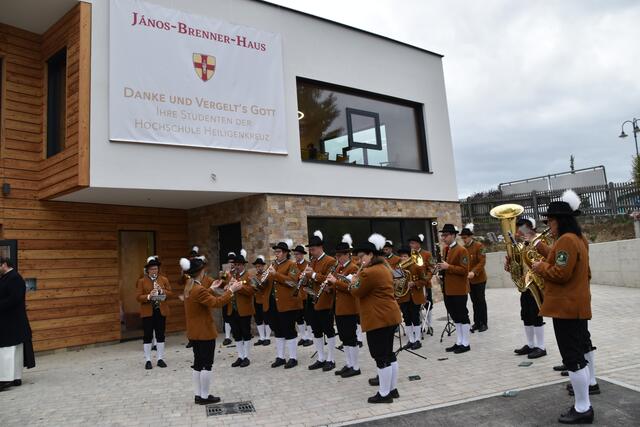 Die Musikkapelle Heiligenkreuz lädt zum Neujahrskonzert. | Foto: Preineder