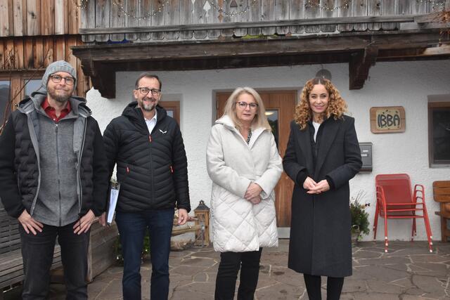 GF Georg Moser, Thomas Danzl (Landeskulturfonds), Bgm. Marion Wex und Landesrätin Eva Pawlata.  | Foto: Haun