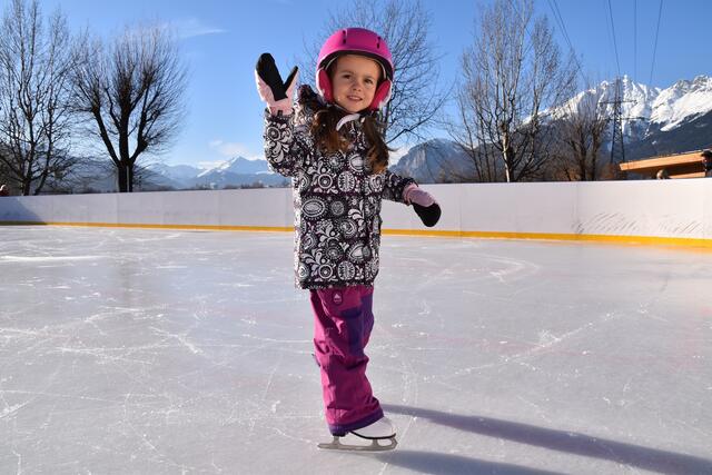 Eislaufen für groß und klein. | Foto: Stengg