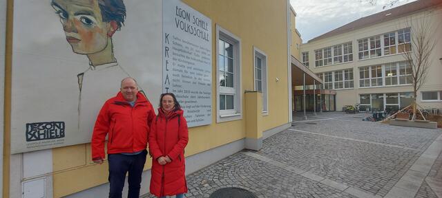 Stadtrat Hubert Herzog mit Volksschuldirektorin a.D. Karin Bauer. | Foto: SPÖ