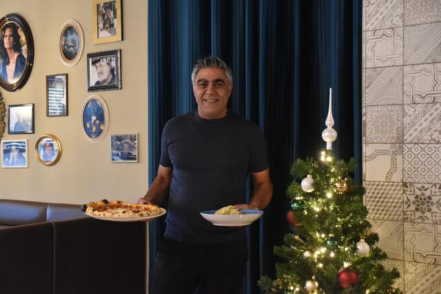 Albert Dahdal freut sich in der Pizzeria "Ragazzi" in Wieselburg auf viele Gäste während der Weihnachtsfeiertage. 