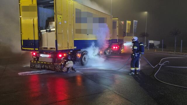 Bei dem Vorfall in Stans handelte es sich um eine überhitzte Bremse.  | Foto: ZOOM-Tirol