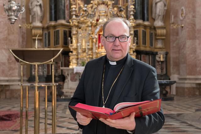 Diözesanbischof Hermann Glettler zu Gast bei den MeinBezirk Adventgesprächen. | Foto: Sigl 