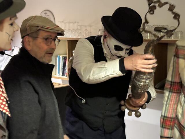 „Da steht doch nix ...“ | Foto: Herbert Waltl