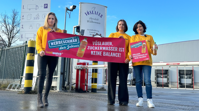  "Unsere Botschaft ist klar: Zuckerwasser ist keine Balance. Solche Produkte tragen weder zu einem gesunden Lebensstil bei, noch sind sie geeignet, den Durst zu stillen", kritisierte Indra Kley-Schöneich von foodwatch Österreich. | Foto: foodwatch Österreich