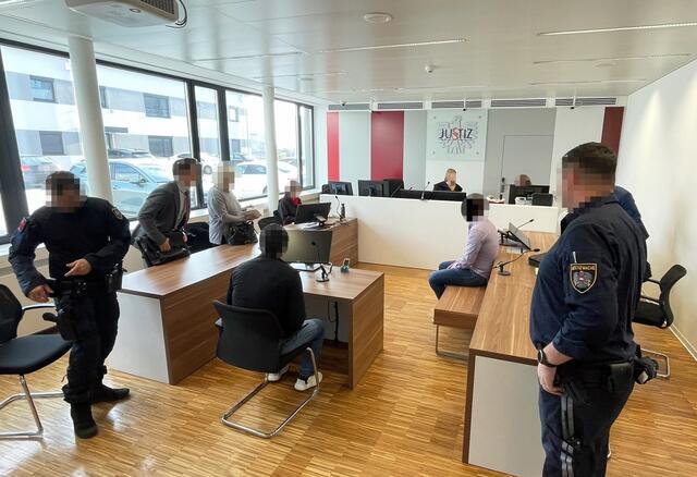 Zwei Jahre beziehungsweise 15 Monate Gefängnis gab es für die beiden geständigen Einbrecher. | Foto: Gernot Heigl