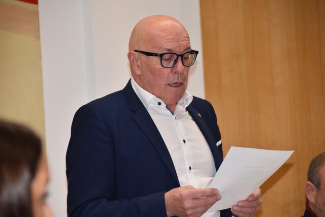 Bürgermeister Georg Rosner mahnte ein, dem Budget trotz vieler Herausforderungen | Foto: Michael Strini