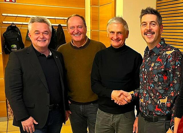 Nach 30 Jahren des Aufbaus des RC Weiz übergeben der Sektionsleiter Schellnegger Peter und Hadler Gottfried Laufen und Cityrun OK ihre Funktionen an Kopp Johannes und Hartmann Max. | Foto: RTR Atus Weiz
