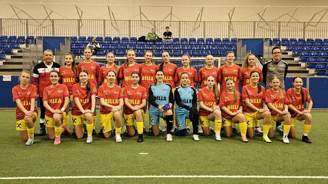 Die BFV-Frauenakademie trat mit zwei Teams beim Frauen Hallenmasters an. Das "Team Gold" holte den Sieg, die "Youngstars" schafften es ins Halbfinale. | Foto: BFV