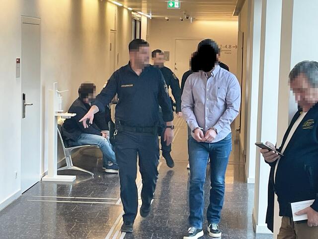 Wegen "Schulden bei einem Geldhai" verübten die beiden Männer drei Einbrüche in zehn Tagen. | Foto: Gernot Heigl