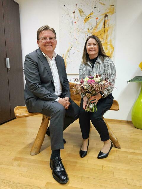 Bgm. Josef Karbon mit der neuen Vizebürgermeisterin Sabine Hölbling nach der Wahl. | Foto: Gemeinde Rum