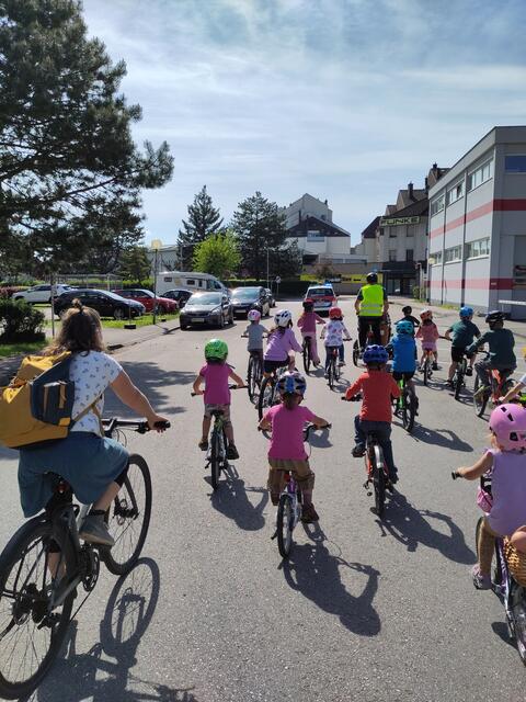 Rund 90 Kinder und Erwachsene haben im Frühjahr bei der Kidical Mass in Amstetten teilgenommen. | Foto: Radlobby NÖ