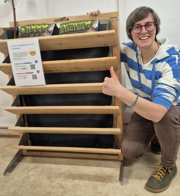 Nachhaltige Herbios Vertikalbeete für den Adventmarkt bereitgestellt.  | Foto: Schmiede Zukunft und Arbeit