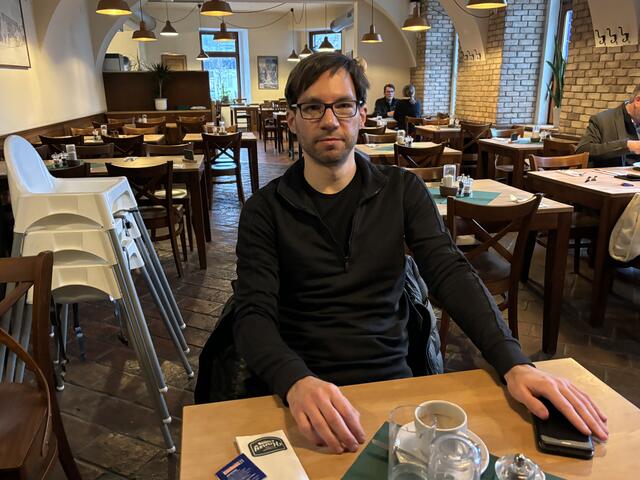 Mit seinem Blog "wienschauen.at" versucht Georg Scherer seit 2018, Altbauten zu schützen und auf die Architektur in Wien aufmerksam zu machen. | Foto: Nathanael Peterlini