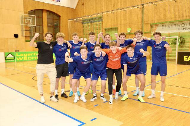 Die Turniersieger mit Hartberg-Shooting-Star Fabian Wilfinger und Organisator Markus Münich. | Foto: Alfred Mayer
