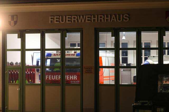 In Aistersheim wurde die Feuerwehr am späten Mittwochnachmittag, 19. Dezember, zu einem Brandverdacht alarmiert. | Foto: laumat/Matthias Lauber