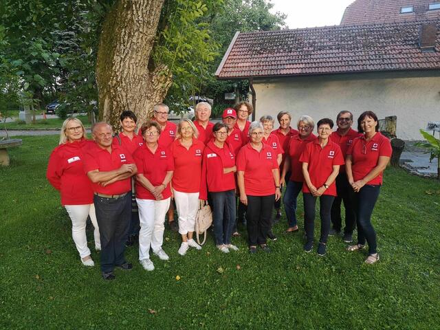 Die "Helfer der Nacht", die im Vitalen Wohnen in Taufkirchen/Pram und St. Marienkirchen/Schärding im Einsatz sind.  | Foto: Rotes Kreuz Schärding