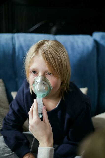 Die Inhalationstherapie ist bei Mukoviszidose wichtig. Symbolbild | Foto: Foto: cottonbro/Pexels
