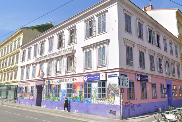 Am 4. Dezember soll es dann erneut zu Angriffen gekommen sein. Ungefähr fünf maskierte Personen sollen das Café betreten und Beleidigungen herumgeschrien haben. | Foto: Screenshot Google Maps