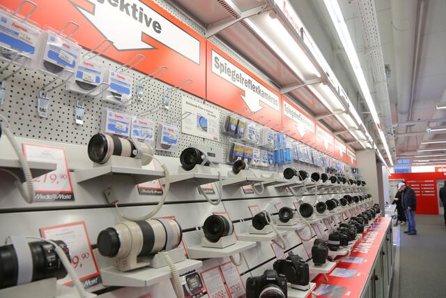 Gebrauchte Geräte können durchaus dank des geringeren Verkaufspreises attraktiv sein. Es gilt aber genau abzuwägen und zu prüfen. | Foto: Guenther PEROUTKA / WirtschaftsBlatt / picturedesk.com