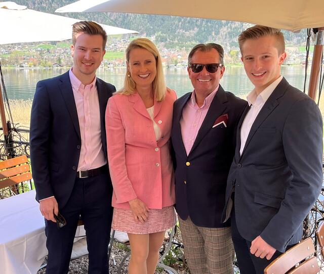 Die Hoteliers-Familie Hoffmann: Eva Hoffmann führt mit Partner Robert Fritzer und den Söhnen Matthias und Moritz den Betrieb in dritter Generation. | Foto: Privat