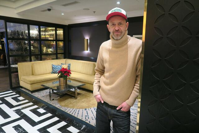 MeinBezirk traf den Musiker Markus Birkle vor seinem Stadthallen-Auftritt im Hilton Plaza.  | Foto: Patricia Hillinger/MeinBezirk