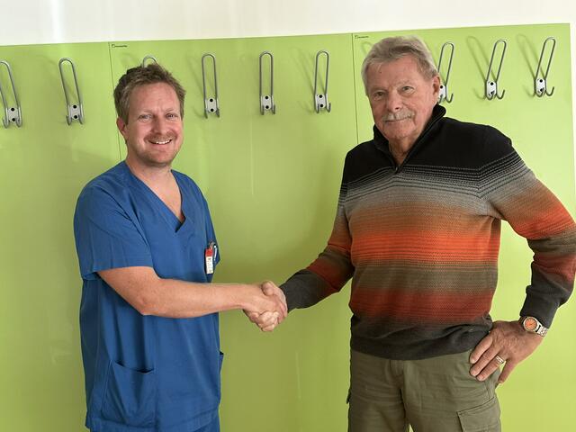 Primar Dr. Loidl führte die erfolgreiche Operation bei Josef Gutjahr durch. | Foto: BKH Reutte