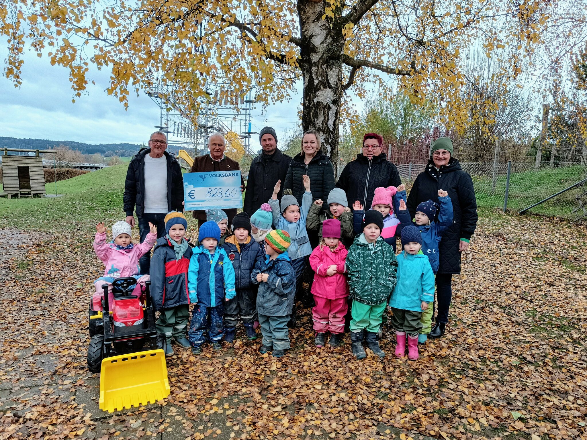Erlös der Jagdsaison Holzspielgeräte für Natternbacher
