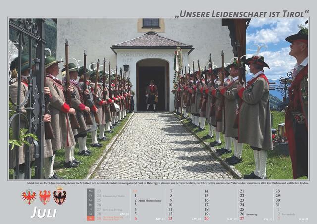 Seite 8/Juli: Schützenkompanie St. Veit im Defreggen am Hert-Jesu-Sonntag. | Foto: BTSK
