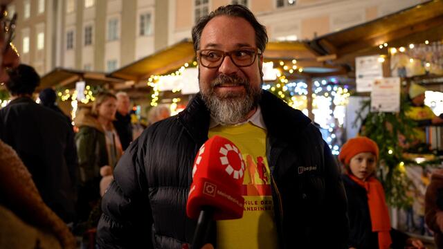 Beim Stand der Volksschule Schwarzsstraße wird die Jungschar unterstützt.  | Foto: Stefan Schubert