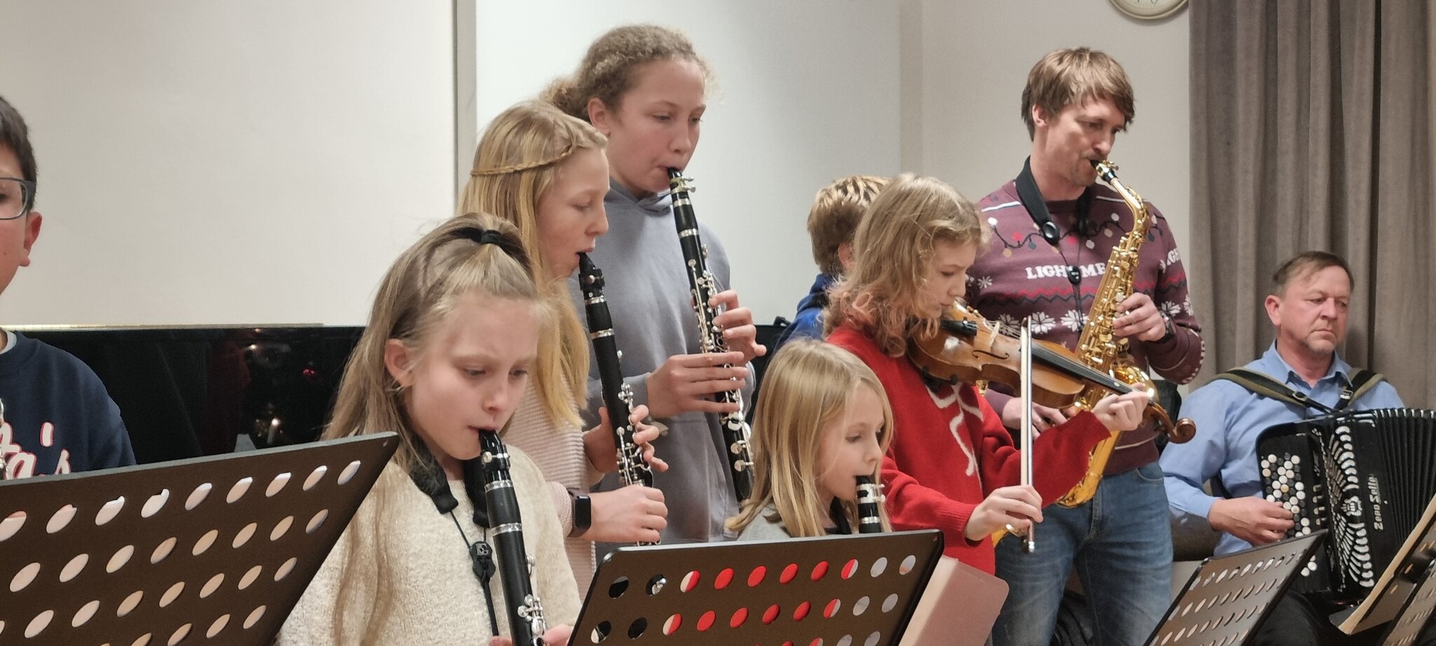 Gro-es-Weihnachtskonzert-in-den-Schulen-von-St-Ruprecht-an-der-Raab