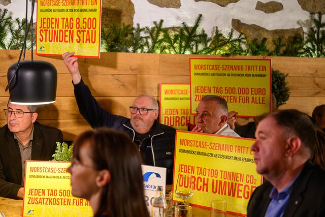 In der ORF-Sendung "Ein Ort am Wort" diskutierten Befürworter und Gegner der zweiten Donaubrücke miteinander. | Foto: fotokerschi.at/Kerschbaummayr
