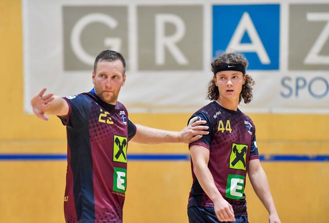 Wieder vereint auf der Platte: Marek Kovacech ist nach seiner Knieoperation zurück und harmoniert bestens mit Marian Schweiger. | Foto: GEPA pictures