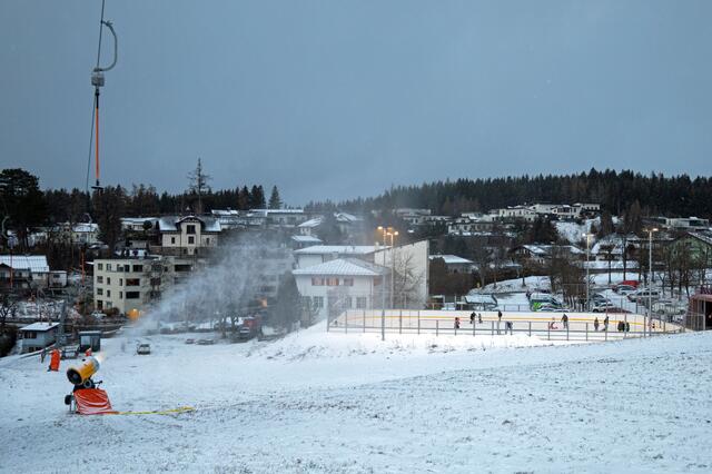 Mobile Schneekanone in Igls: Bei den passenden Witterungsbedingungen kann die Anlage innerhalb von 40 bis 50 Stunden für eine komplette Beschneiung des Areals sorgen.  | Foto: IKM