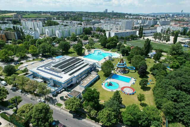 Die bestehende Schwimmhalle wird um ein zweite erweitert. (Archiv) | Foto: MA 44