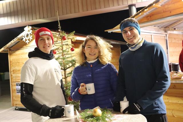 Nahmen vom Roten Kreuz Gratkorn am Friedenslauf teil: Patrick Sitter, Clara Fruhmann und Jakob Schweighofer.  | Foto: Edith Ertl