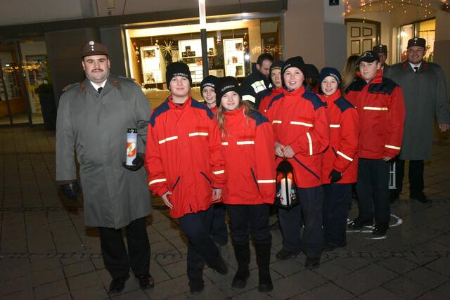 Jugendwart Manuel Schögler mit der Feuerwehrjugend Gleisdorf.  | Foto: Gerald Dreisiebner