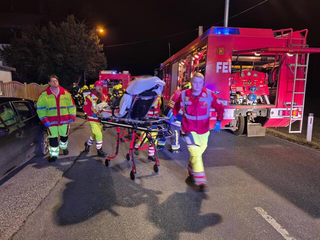 Nach der Rettung wurde der schwer verletzte Mann ins Landesklinikum Wiener Neustadt gebracht. | Foto: Einsatzdoku