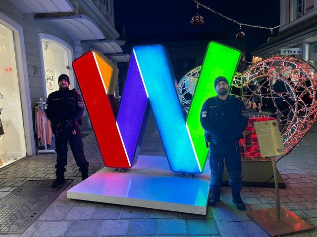 Die Beamtinnen und Beamten der Polizei sorgten durch ihre Präsenz für Schutz und Sicherheit in der Welser Innenstadt. | Foto: PI Innere Stadt