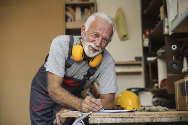 Bislang wurden im Rahmen des Handwerkerbonus 65,4 Millionen Euro ausgezahlt und 84.000 Anträge genehmigt.  | Foto: GoodLifeStudio