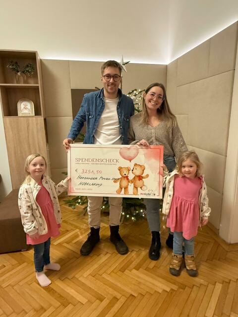 Ein Scheck über 3251,5 Euro konnte übergeben werden. | Foto: Rudischer