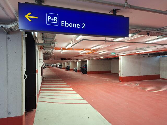 Die neue "Park & Ride" Anlage am Bahnhof Schwaz mit der neuen Tiefgarage mit 130 Parkplätzen geht mit 1.1. in Betrieb. | Foto: ÖBB
